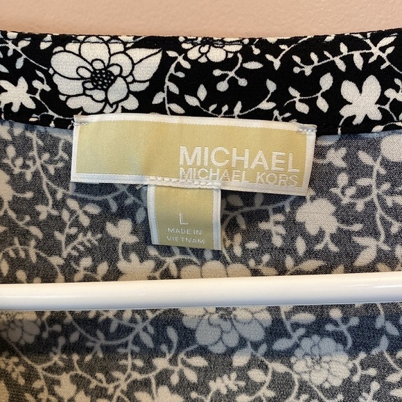 Micheal kors black and white floral maxi dress with gold buttons - Picture 4 of 5
